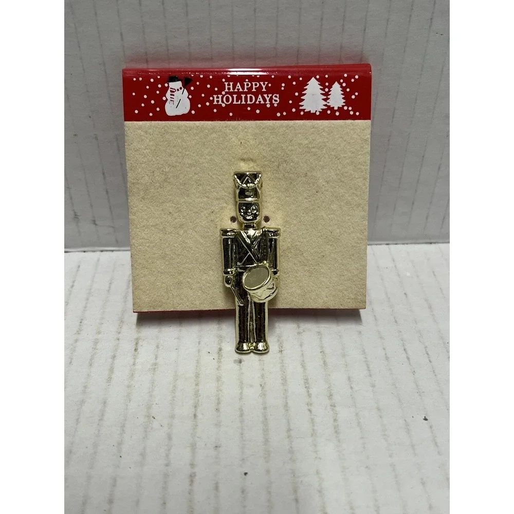 Toy‎ Soldier Nutcracker Christmas Pin Vintage Gold Tone Metal Brooch